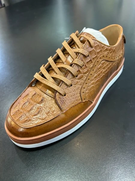 Brown crocodile embossed leather sneaker